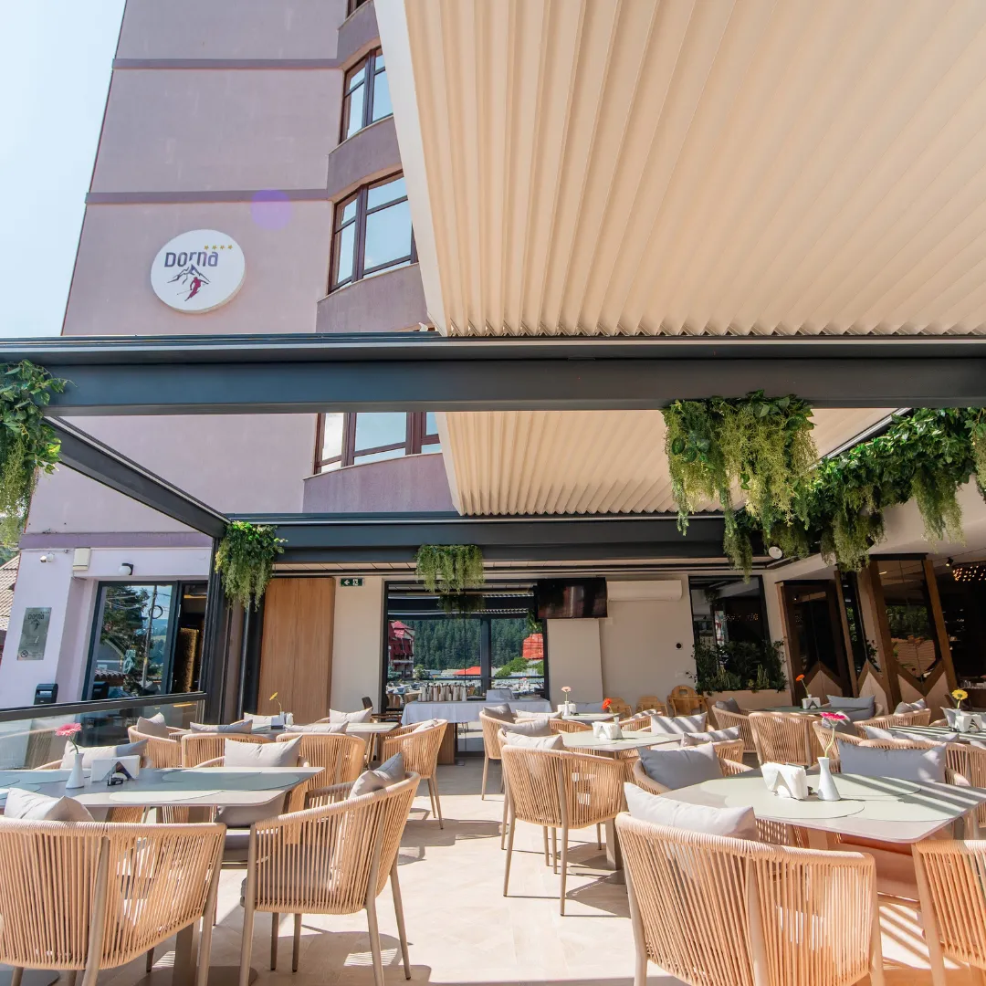 Sun Leader HoReCa Pergola